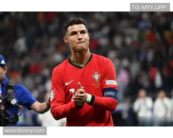 以零号球衣为标志的足球明星盘点及其辉煌职业生涯分析